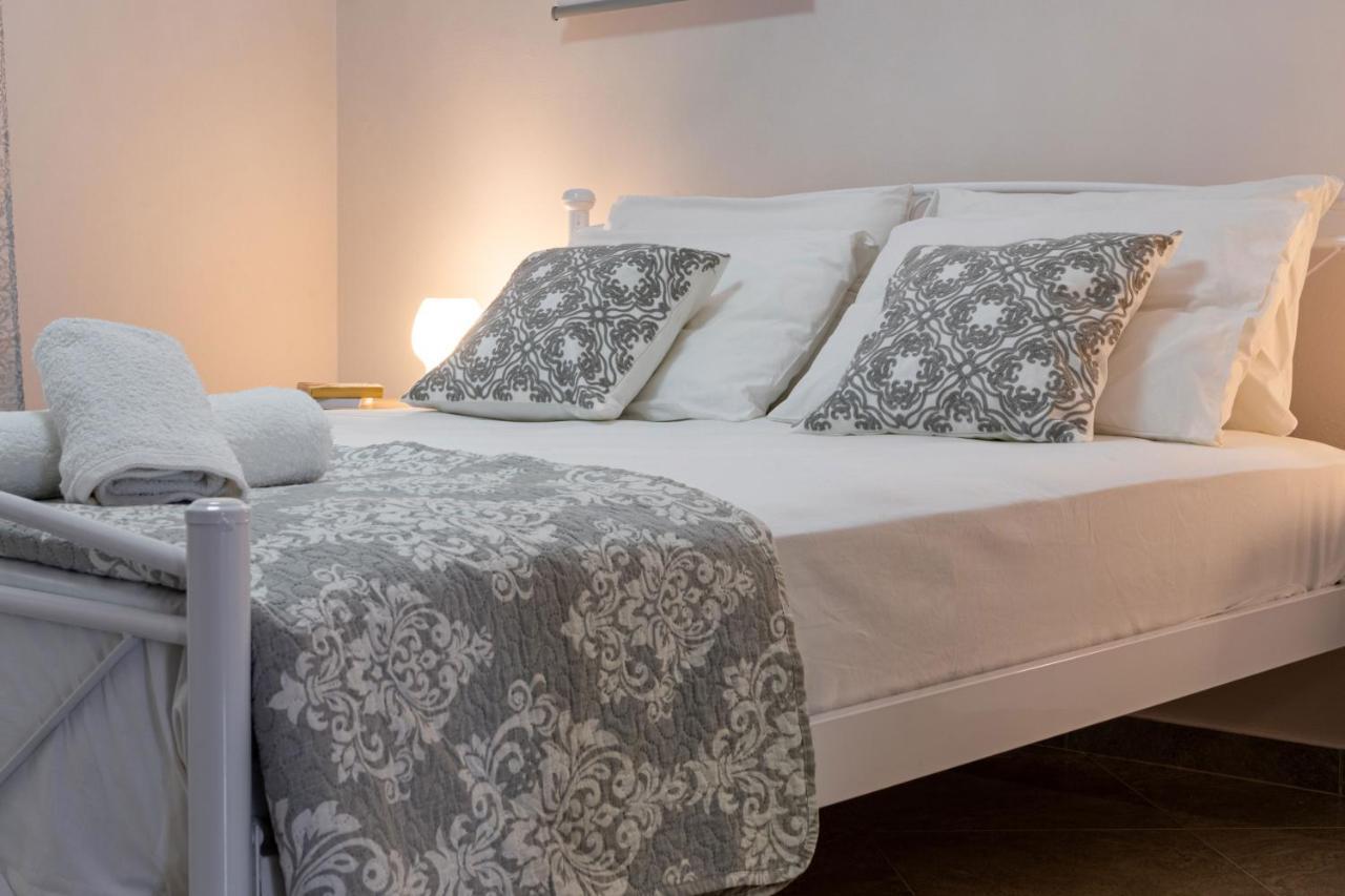 John Apartments Drepano  ภายนอก รูปภาพ