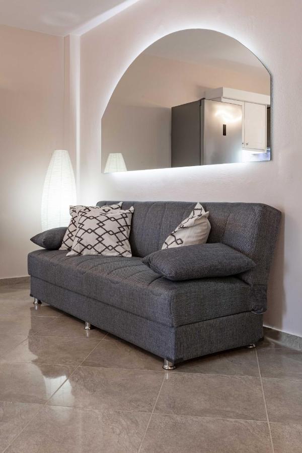 John Apartments Drepano  ภายนอก รูปภาพ