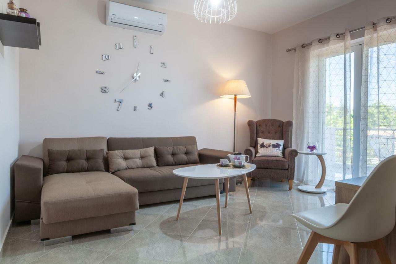 John Apartments Drepano  ภายนอก รูปภาพ