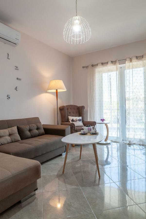 John Apartments Drepano  ภายนอก รูปภาพ