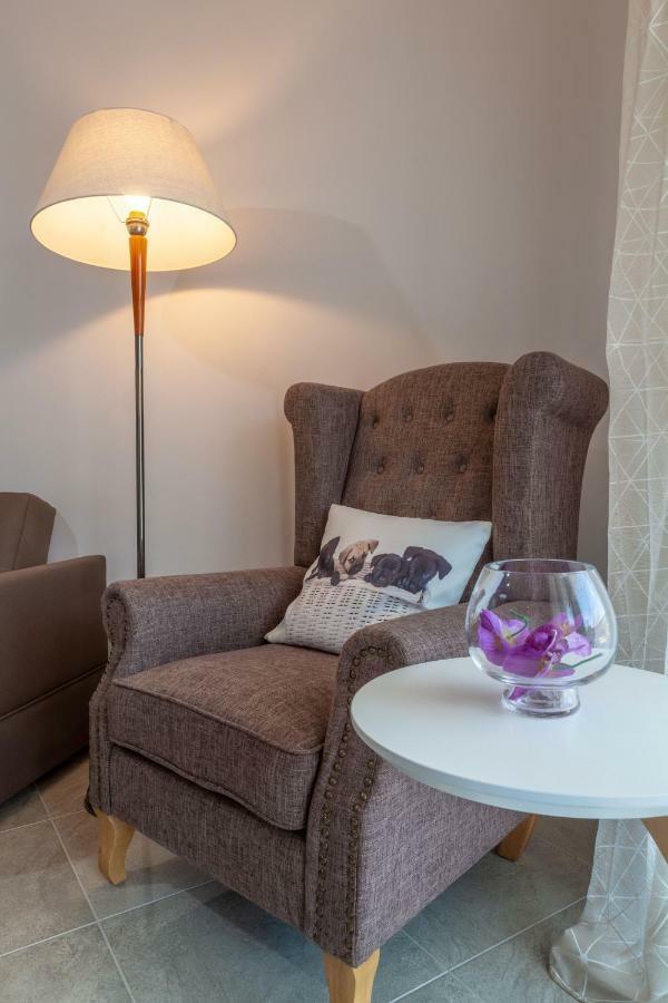 John Apartments Drepano  ภายนอก รูปภาพ