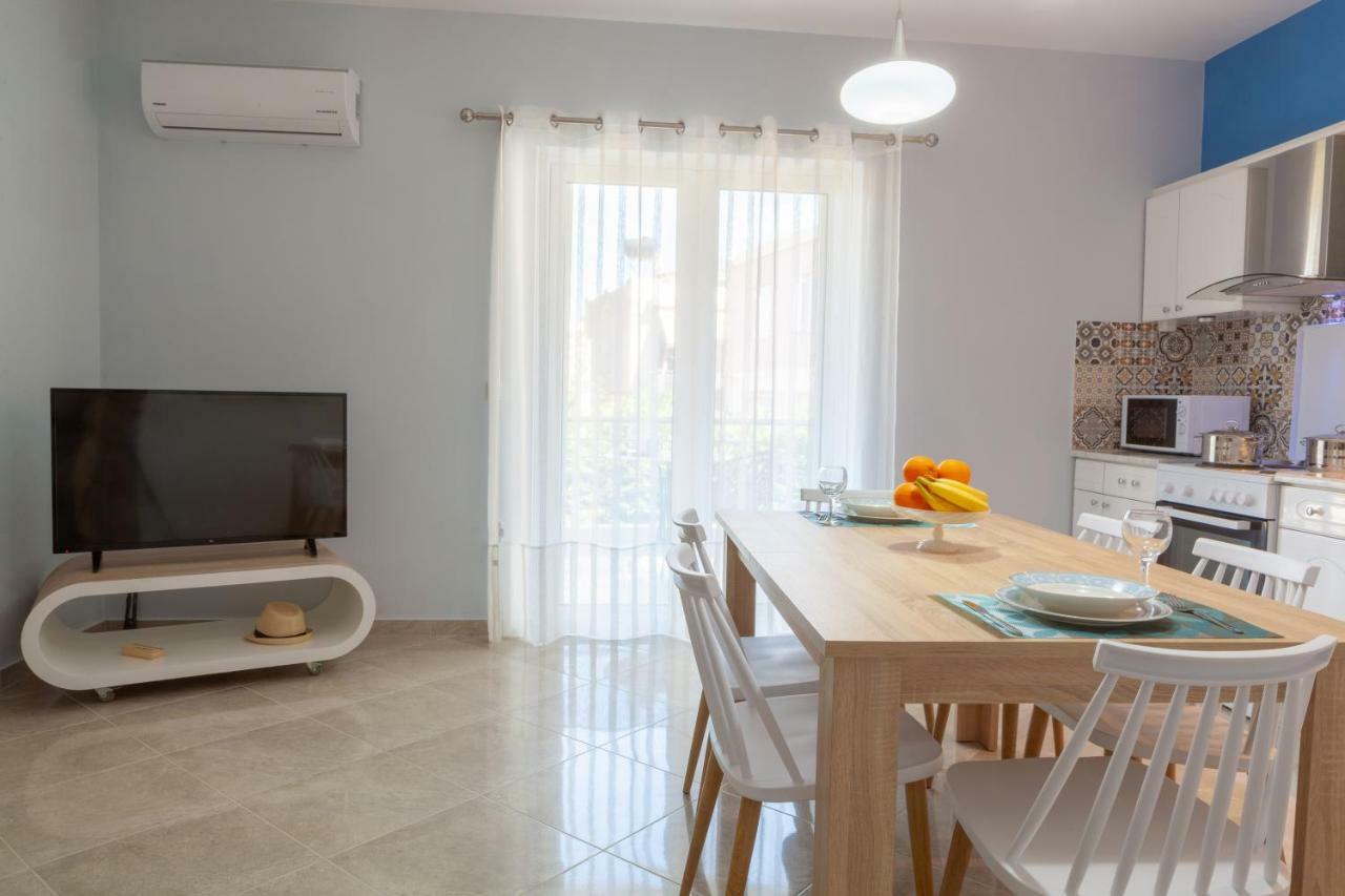 John Apartments Drepano  ภายนอก รูปภาพ