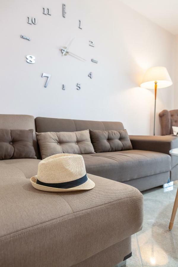 John Apartments Drepano  ภายนอก รูปภาพ